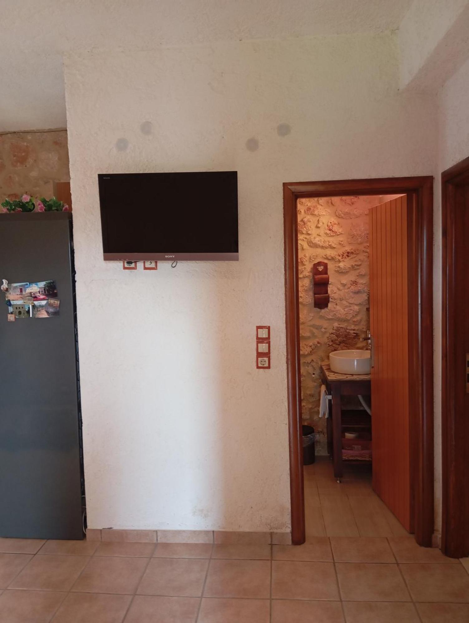 Niko'S Stone Guest House Plitra Exterior foto