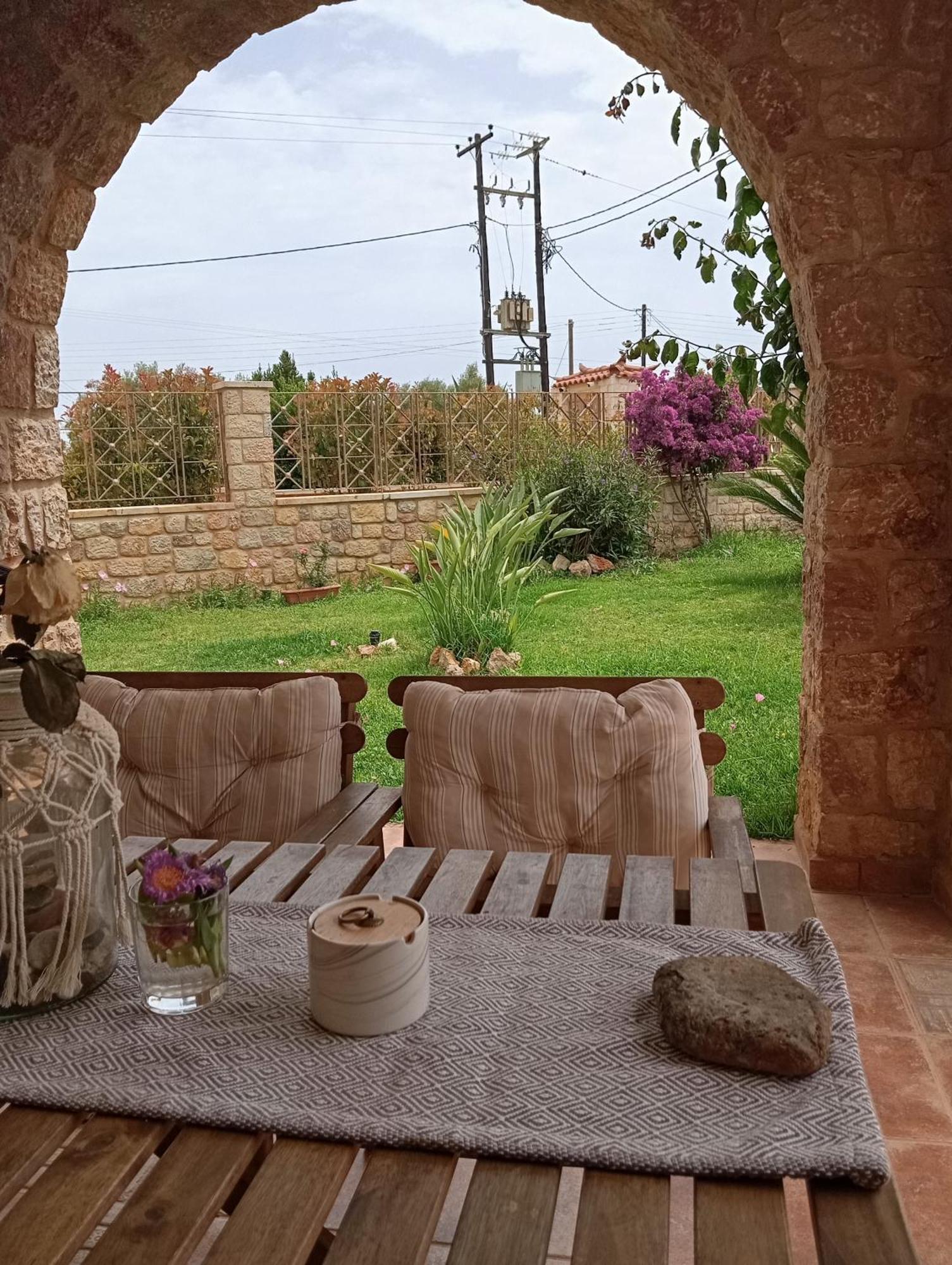 Niko'S Stone Guest House Plitra Exterior foto