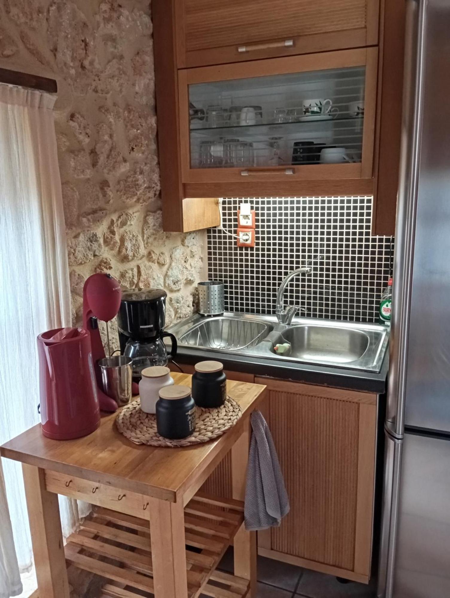 Niko'S Stone Guest House Plitra Exterior foto