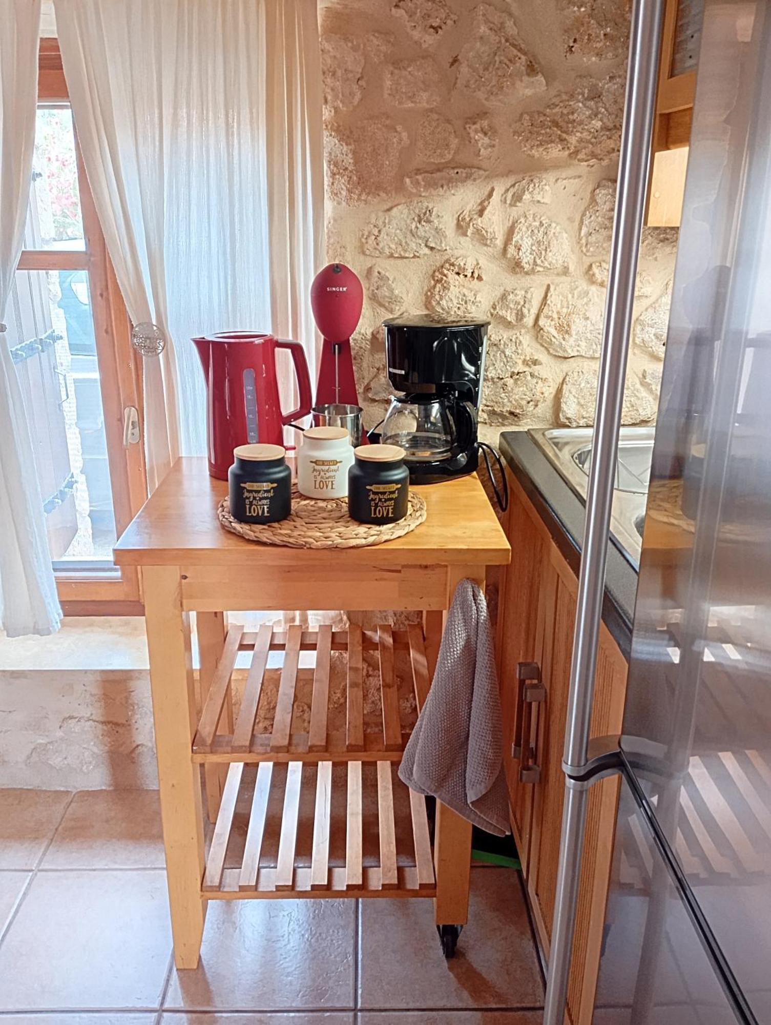 Niko'S Stone Guest House Plitra Exterior foto