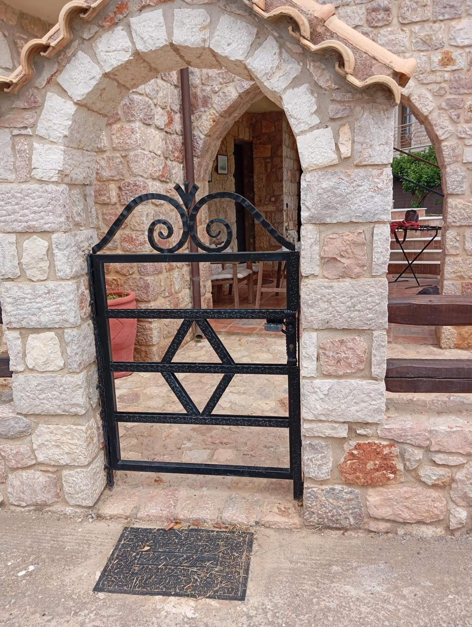 Niko'S Stone Guest House Plitra Exterior foto